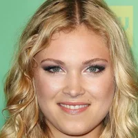 Элайза Тейлор Элайза Тейлор